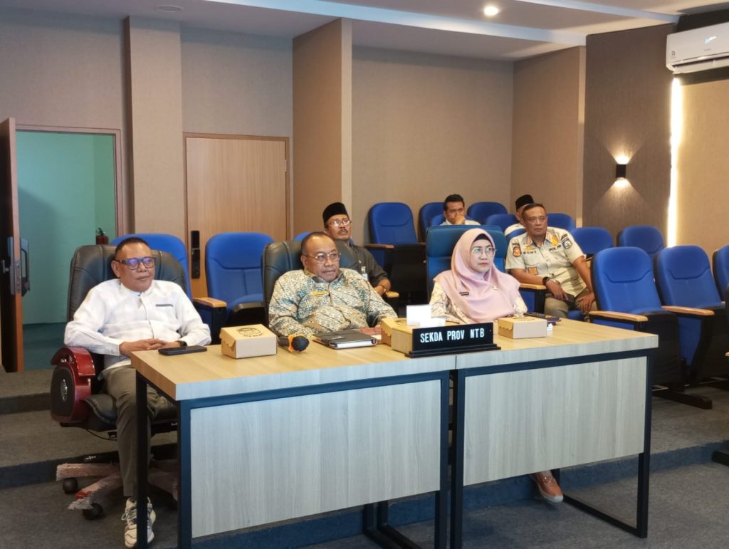 Plt. Kepala DPMPTSP NTB Dampingi Sekda NTB Hadiri Rapat Pembentukan Satgas Terpadu Penanganan Premanisme dan Ormas Bermasalah